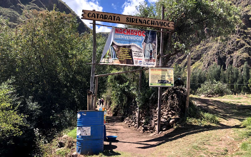 entrada a la catarata de sirenachayoc