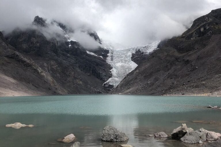 Ausangate en diciembre lago