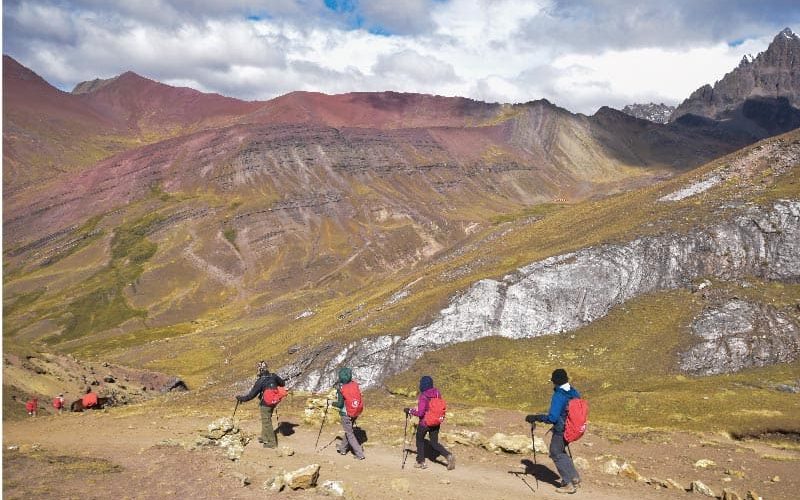 montaña de colores agosto