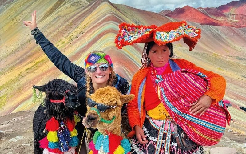 montaña de colores en julio