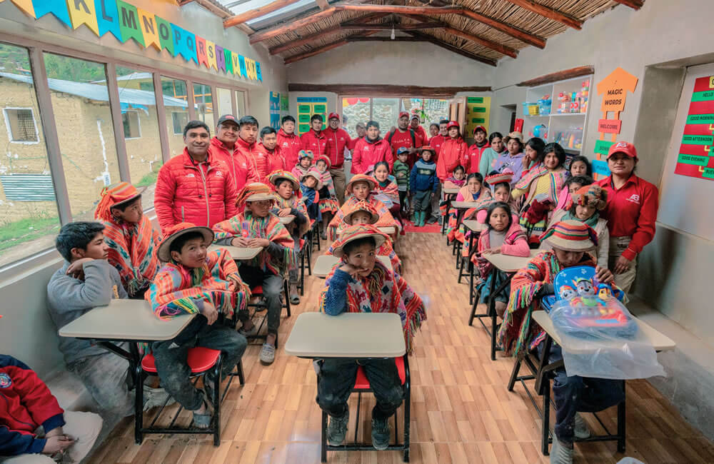 english students and ab expeditions team 